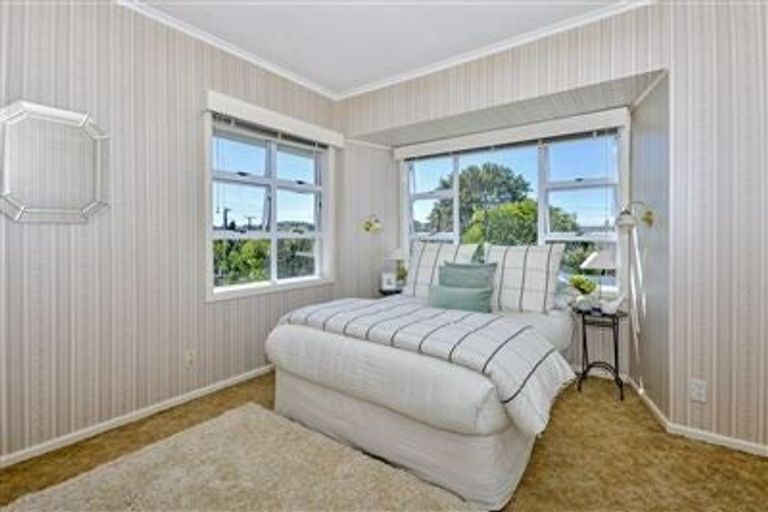 Photo of property in 12 Quebec Road, Milford, Auckland, 0620