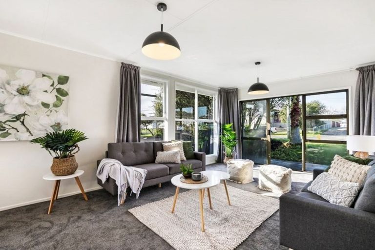 Photo of property in 5 Sutton Avenue, Mangere East, Auckland, 2024