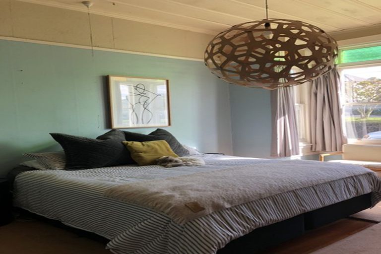 Photo of property in 18 Shoal Bay Road, Devonport, Auckland, 0624