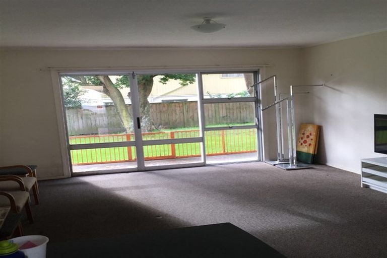 Photo of property in 3/45 Blockhouse Bay Road, Avondale, Auckland, 1026