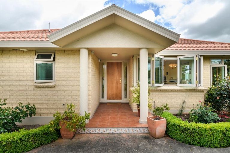 Photo of property in 11 Wanganui Road, Marton, 4710