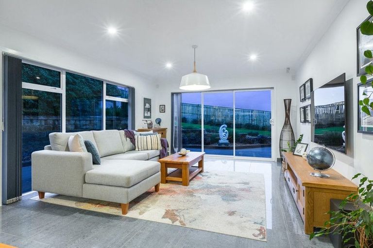 Photo of property in 80 Te Puia Drive, Aotea, Porirua, 5024