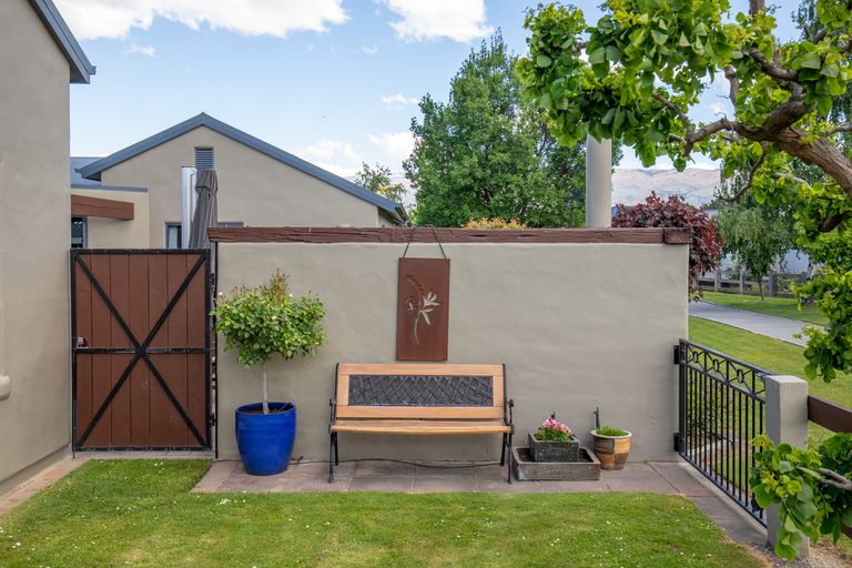 Photo of property in 5 Spruce Close, Alexandra, 9320