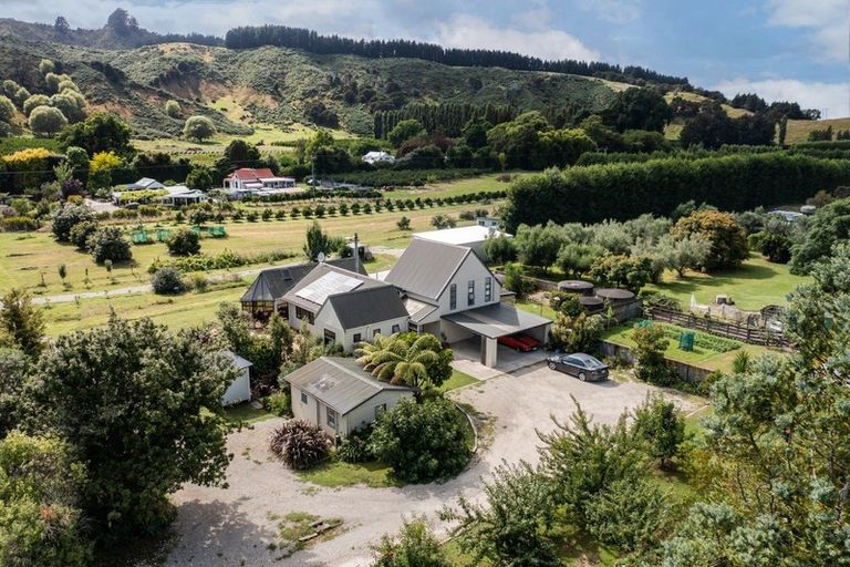 Photo of property in 6 Hill Road, Ormond, Gisborne, 4071