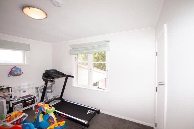 Photo of property in 11 Braemar Terrace, Johnsonville, Wellington, 6037