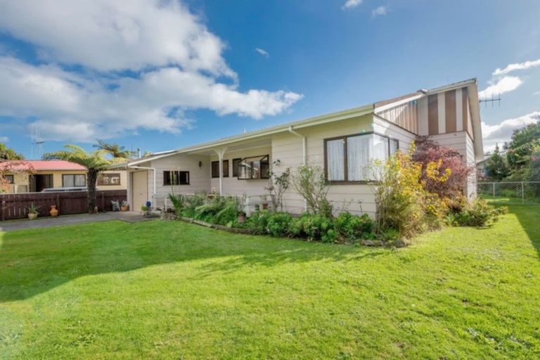 Photo of property in 5 Old Coach Road South, Otaki Beach, Otaki, 5512