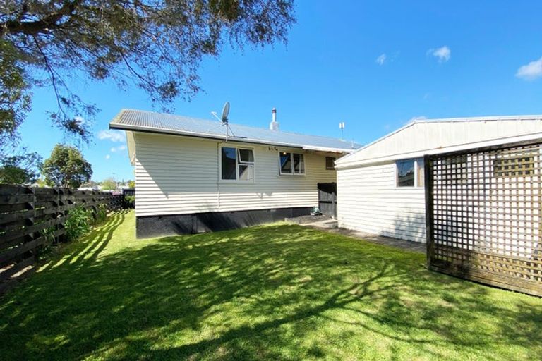 Photo of property in 93 Edgewater Drive, Pakuranga, Auckland, 2010
