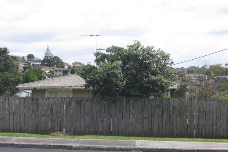 Photo of property in 2/90 Archers Road, Glenfield, Auckland, 0629