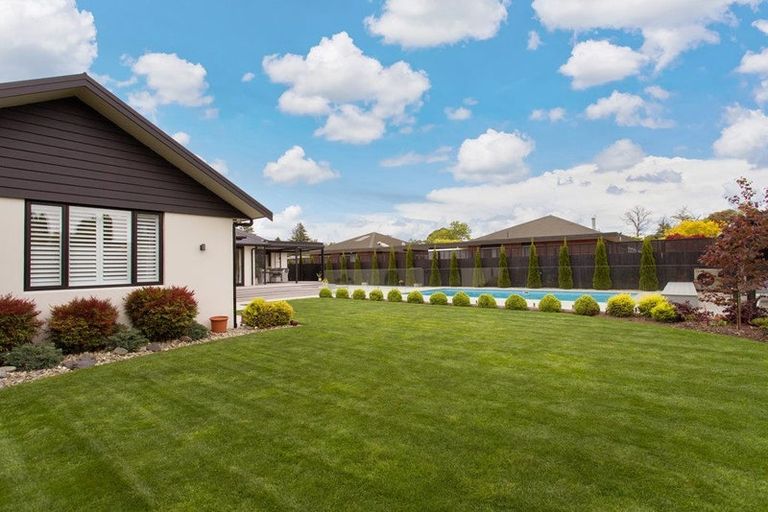 Photo of property in 10 Penhelig Place, Burnside, Christchurch, 8053