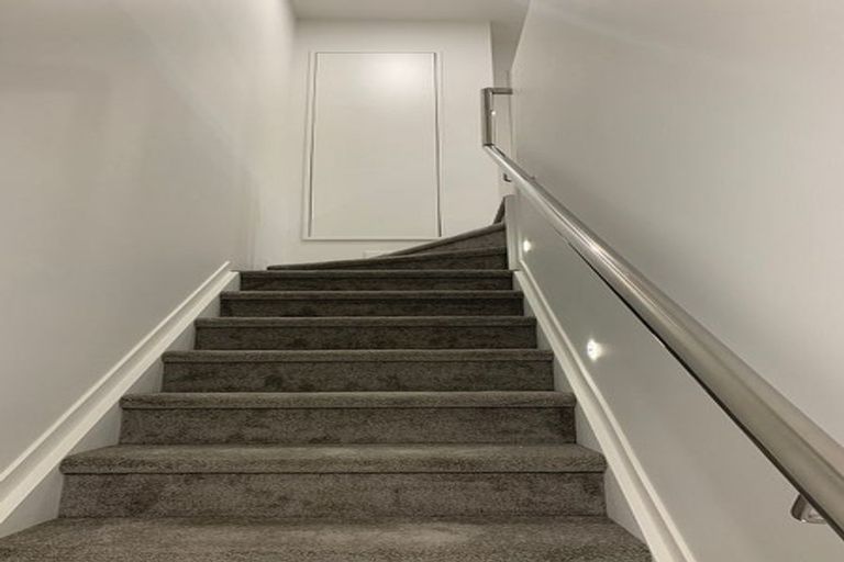 Photo of property in 67a Divich Avenue, Te Atatu South, Auckland, 0610