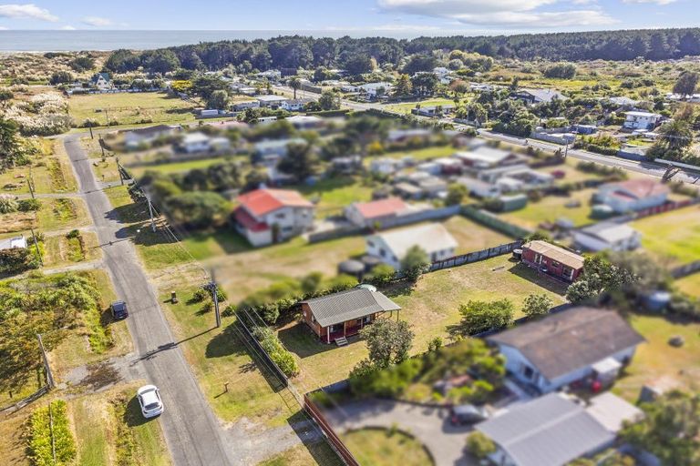 Photo of property in 29 Tuiti Street, Hokio Beach, Levin, 5571