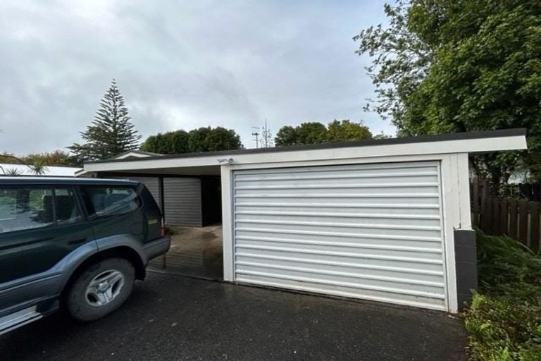 Photo of property in 5 Parkland Crescent, Terrace End, Palmerston North, 4410