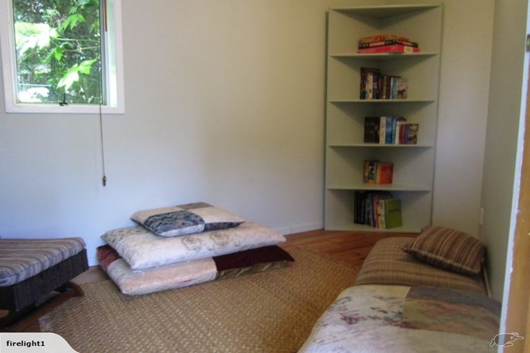 Photo of property in 95 Cornwallis Road, Cornwallis, Auckland, 0604