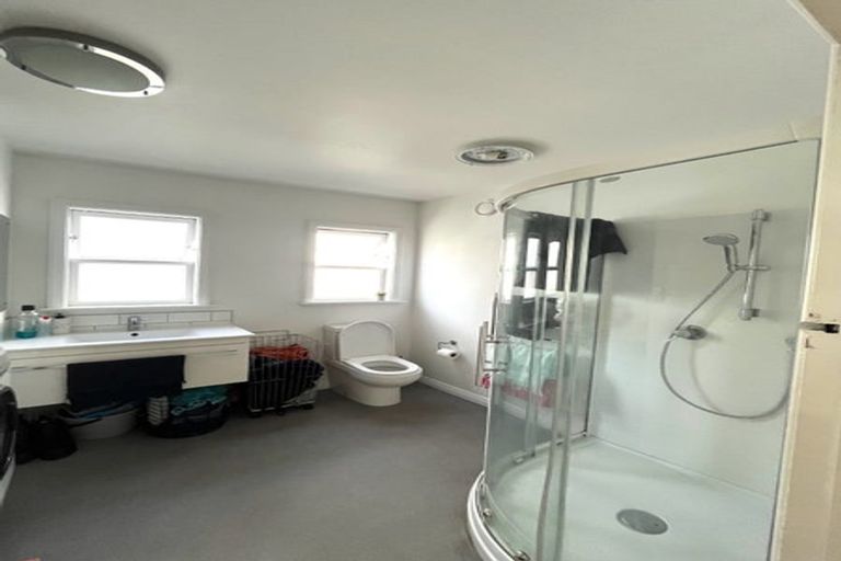 Photo of property in 9 Houghton Bay Road, Houghton Bay, Wellington, 6023