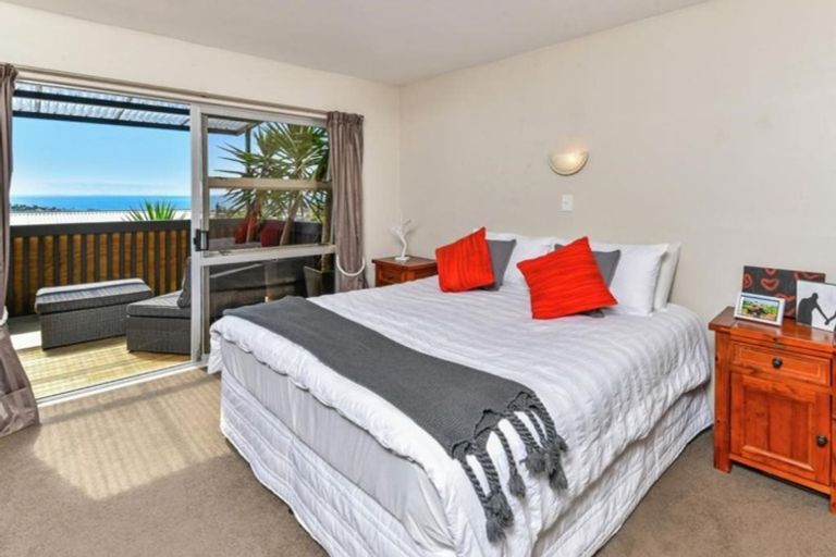Photo of property in 1/305 East Coast Road, Mairangi Bay, Auckland, 0630