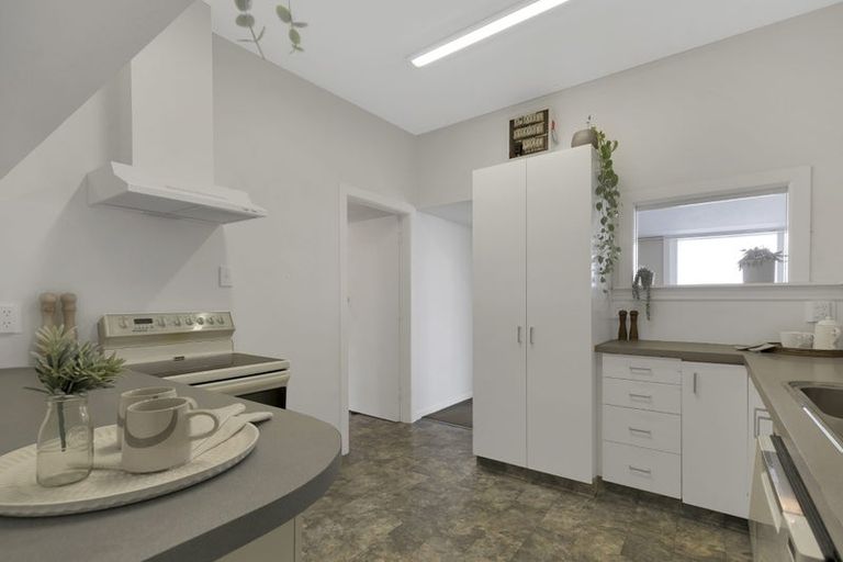 Photo of property in 92 Dyers Pass Road, Cashmere, Christchurch, 8022