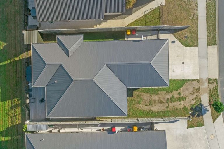 Photo of property in 79 Te Kio Crescent, Papamoa Beach, Papamoa, 3118