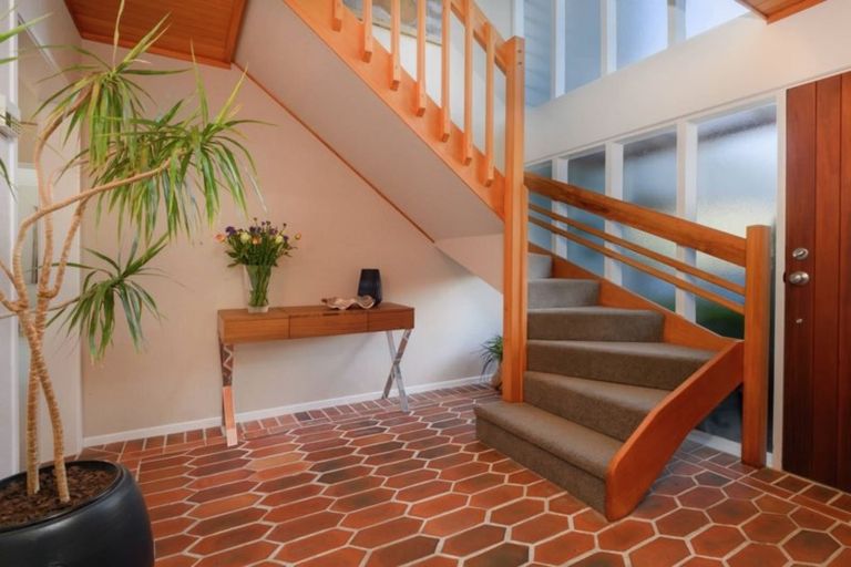 Photo of property in 148 Bleakhouse Road, Mellons Bay, Auckland, 2014