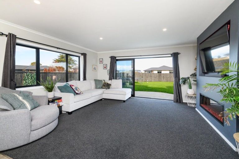 Photo of property in 21 George Street, Bulls, 4818