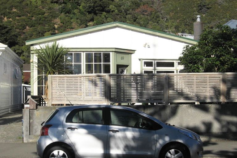 Photo of property in 69 Marine Parade, Eastbourne, Lower Hutt, 5013