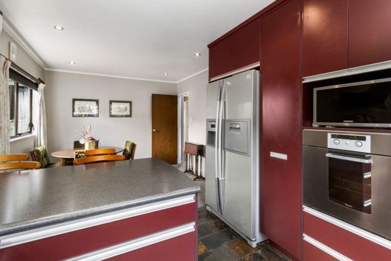 Photo of property in 5 Deveron Place, Tawa, Wellington, 5028