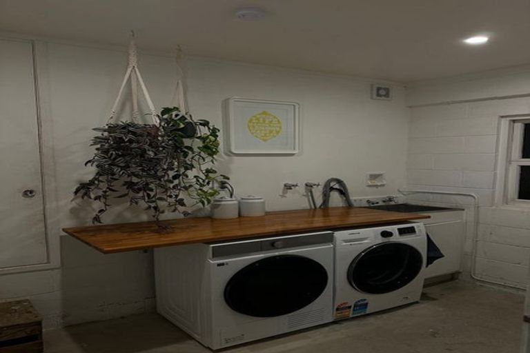 Photo of property in 19 Taitua Drive, Te Atatu South, Auckland, 0610