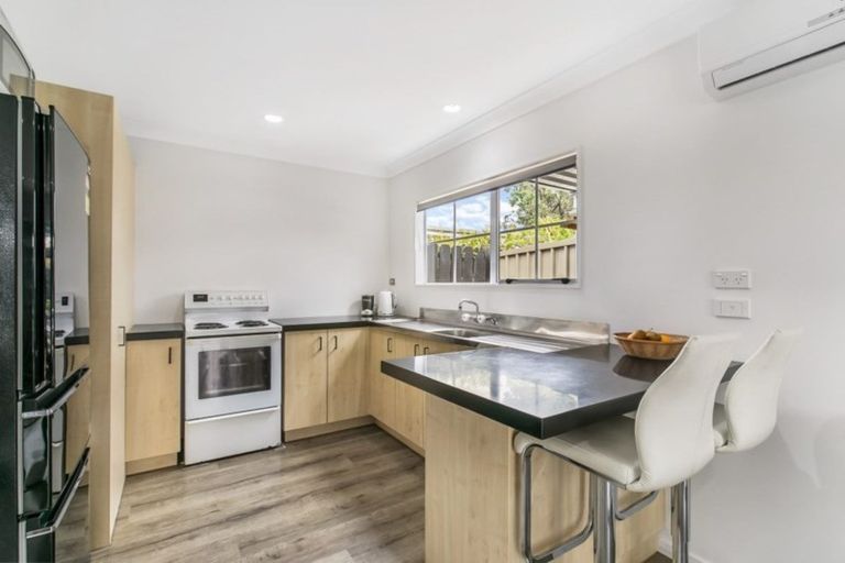 Photo of property in 2/69 Bay Street, Red Beach, 0932