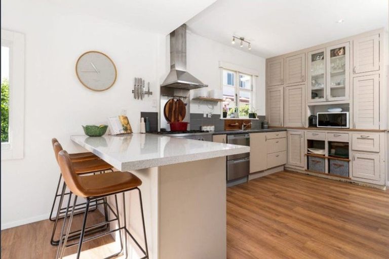 Photo of property in 37 Tainui Street, Somerfield, Christchurch, 8024