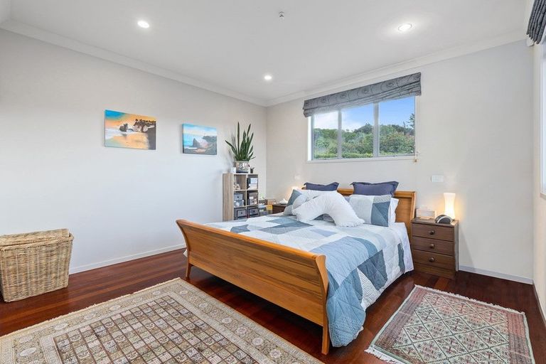 Photo of property in 64 Balboa Drive, Matakatia, Whangaparaoa, 0930