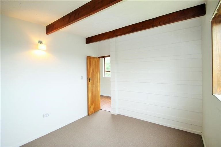 Photo of property in 24 Edgeworth Road, Glenfield, Auckland, 0629