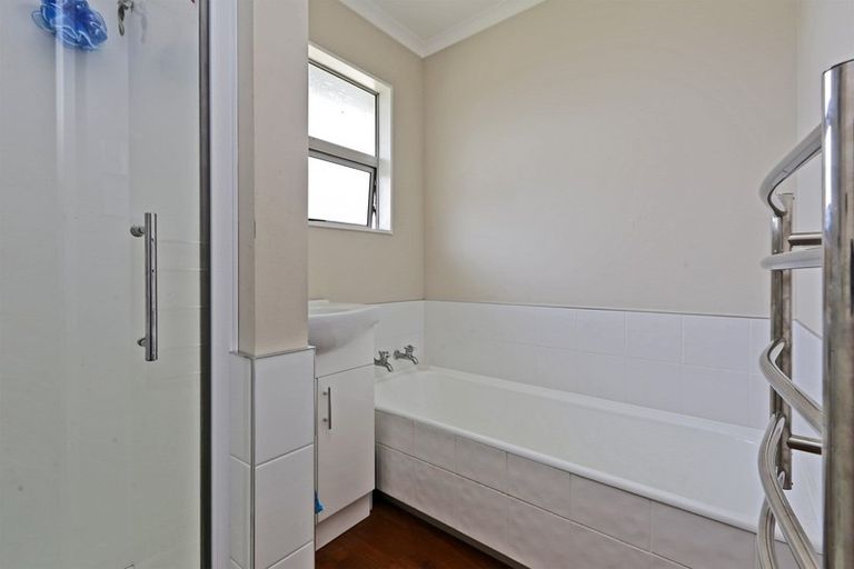 Photo of property in 22 Mckeefry Avenue, Greenmeadows, Napier, 4112