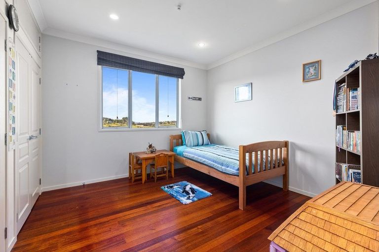 Photo of property in 64 Balboa Drive, Matakatia, Whangaparaoa, 0930