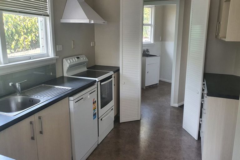 Photo of property in 5 Prestons Road, Redwood, Christchurch, 8051