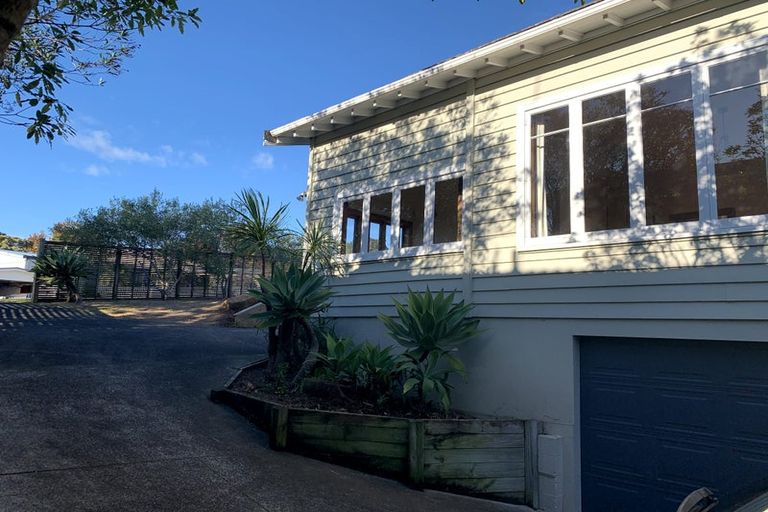 Photo of property in 26 Nutsey Avenue, Northcote, Auckland, 0627