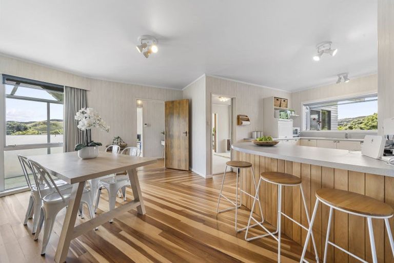 Photo of property in 32 Cranwell Street, Churton Park, Wellington, 6037