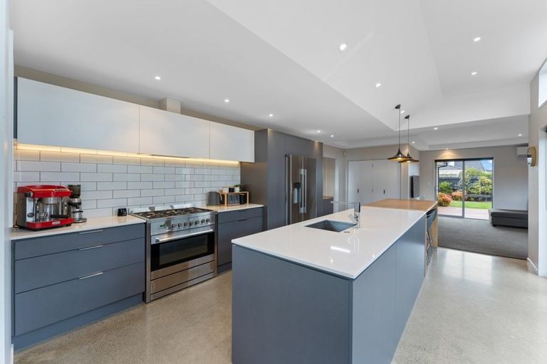 Photo of property in 6 Bargrove Close, Halswell, Christchurch, 8025