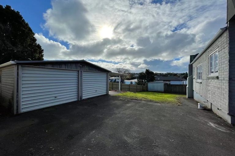 Photo of property in 51 Boundary Road, Blockhouse Bay, Auckland, 0600