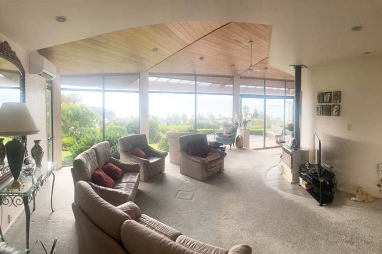 Photo of property in 4 Savoy Road, Orewa, 0931