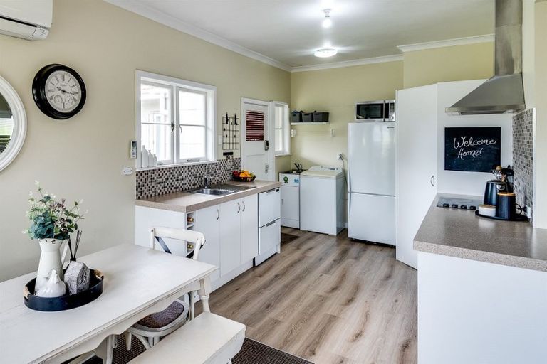 Photo of property in 100 Guppy Road, Taradale, Napier, 4112