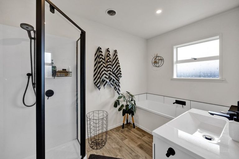 Photo of property in 4 Douglas Street, Hawera, 4610