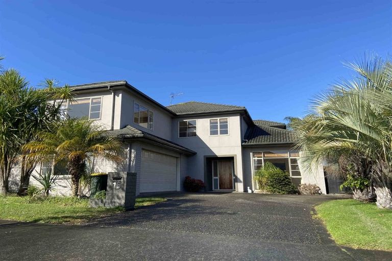 Photo of property in 15 Maybole Drive, Flat Bush, Auckland, 2016