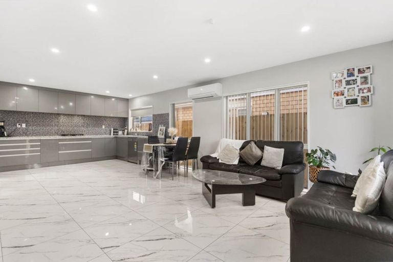 Photo of property in 58a Mckean Avenue, Manurewa, Auckland, 2102