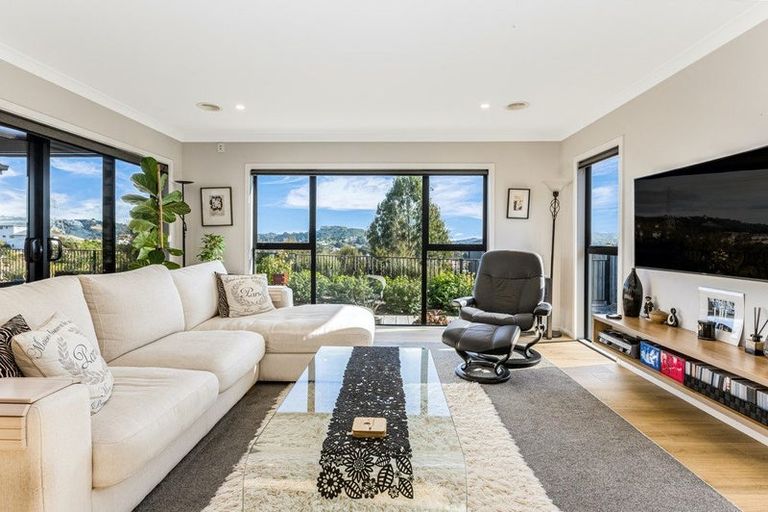 Photo of property in 66 Endeavour Drive, Whitby, Porirua, 5024