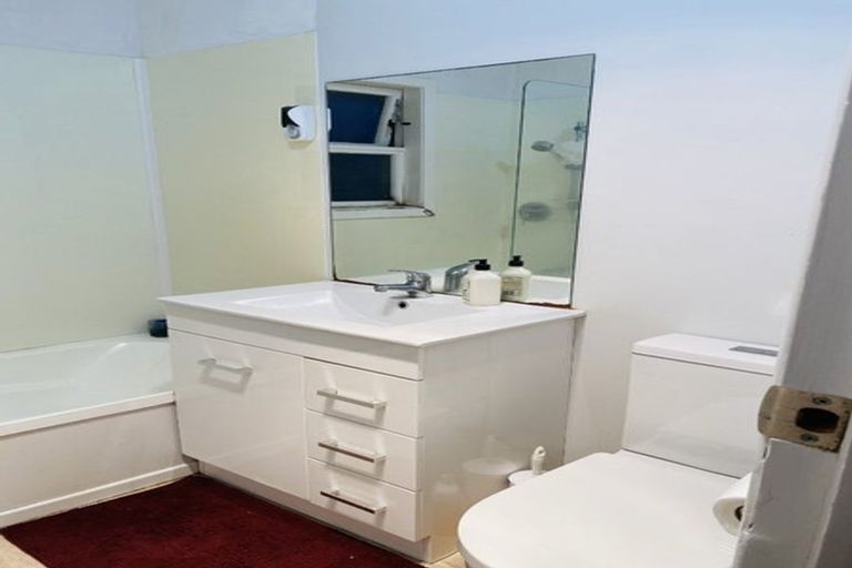Photo of property in 37 Hallberry Road, Mangere East, Auckland, 2024