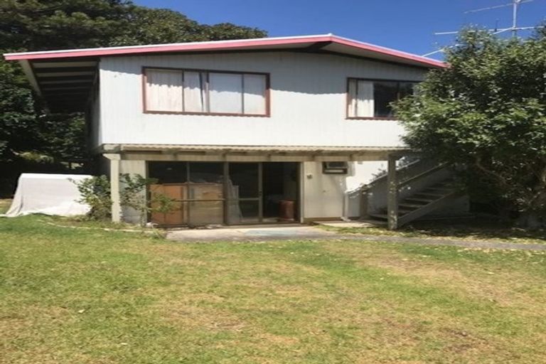 Photo of property in 13 Rewa Place, Russell, 0202