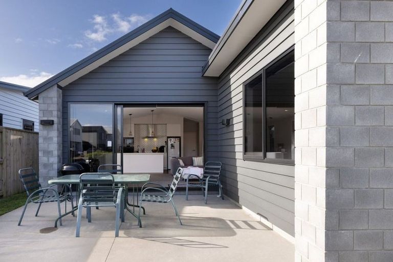 Photo of property in 1 Harp Place, Papamoa, 3118