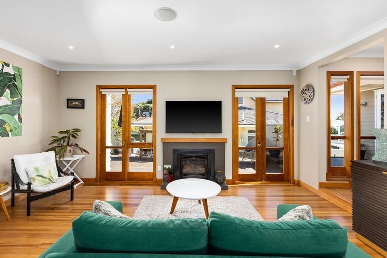 Photo of property in 1 Coleman Terrace, Hospital Hill, Napier, 4110