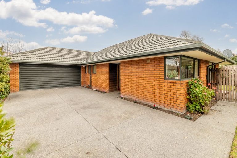 Photo of property in 23a Farquhars Road, Redwood, Christchurch, 8051