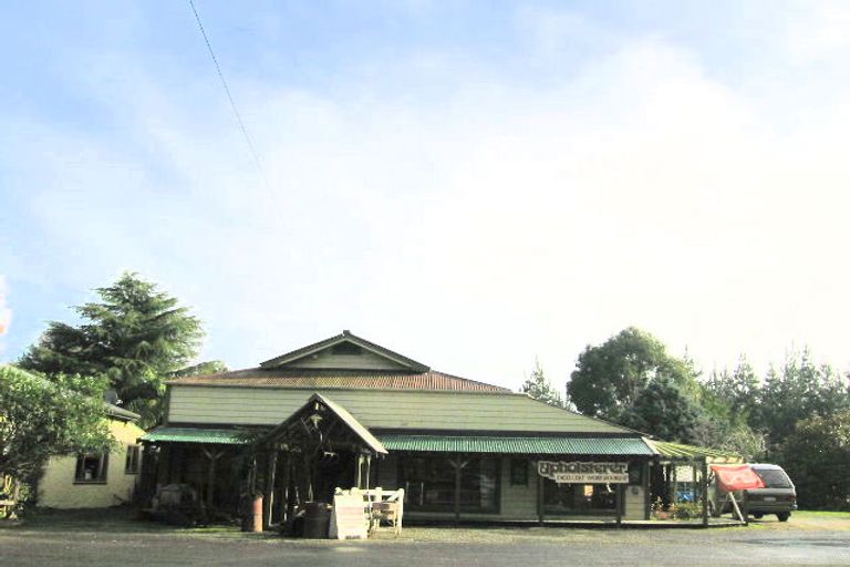 Photo of property in 11 Fitzherbert East Road, Aokautere, Palmerston North, 4471