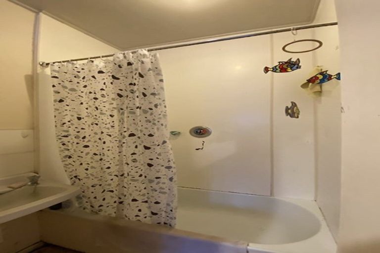 Photo of property in 16 Austin Street, Mount Victoria, Wellington, 6011